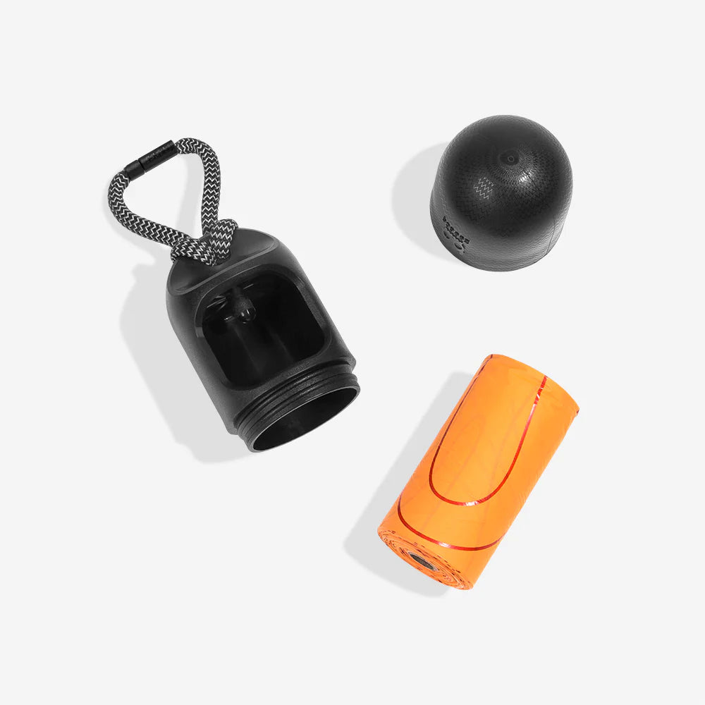 Zee Dog Poop Bag Dispenser Negro + 1 Roll Fluorescente